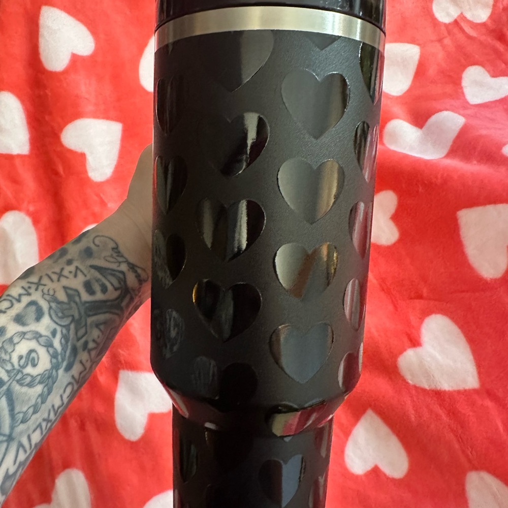 🖤Stanley Black and Red Travel Mug with Heart Design❤️ - Picture 9 of 12